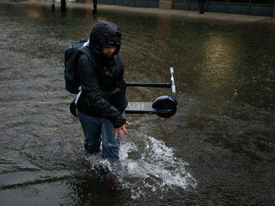 La tormenta Henri golpea la costa de Estados Unidos: reportan inundaciones en Nueva York
