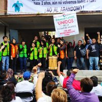 Damnificados del Multifamiliar Tlalpan honran a las víctimas de los sismos de 1985 y 2017