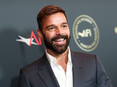 ¡Respondió! Ricky Martin habló sobre su polémico beso en un video musical