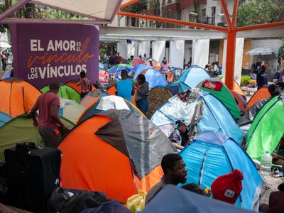 ¿Tensiones bajo la mesa? AMLO, Biden y la migración