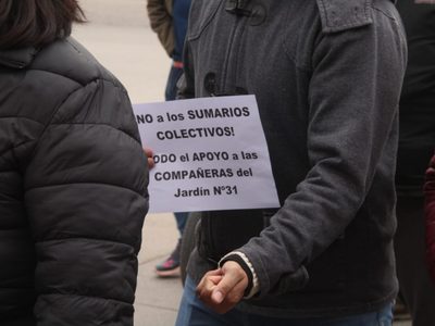 Marcha de ATEN capital y familias del Jardín 31 terminó en un tenso cruce frente al CPE