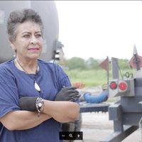 “La Pipera”, retrato de la primera conductora de camiones pipa del mundo, en el Ficmonterrey