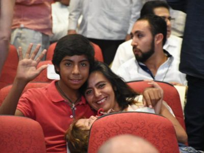 El gobernador Astudillo se alumbra con la luz del "niño empanadero" (Video)
