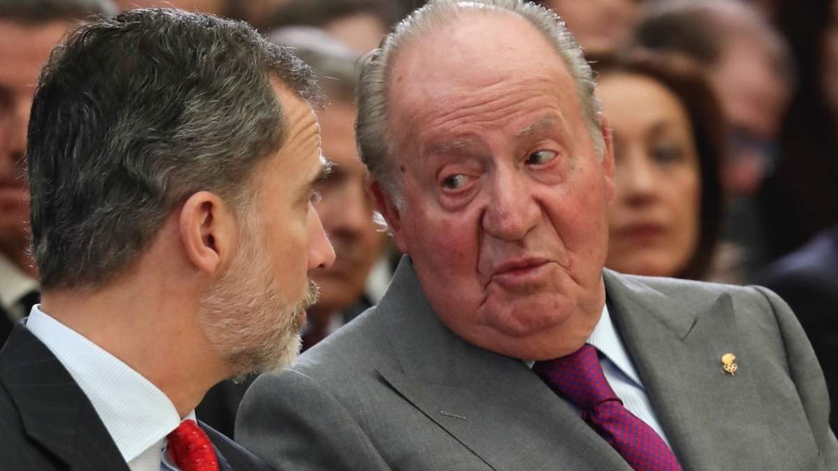 Rey Felipe y su padre Juan Carlos. Fuente: (Instagram)