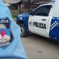 La policía de Villa la Angostura detuvo a dos sujetos por robar en vehículos estacionados