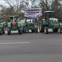 Agricultores de Coahuila bloquean parcialmente la carretera Piedras Negras-México