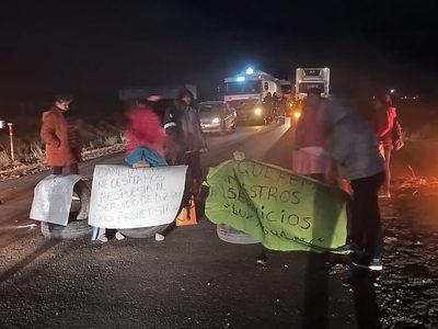 Vecinos de Rincón de los Sauces cortaron las rutas 5 y 6: reclaman servicios de agua, luz y gas