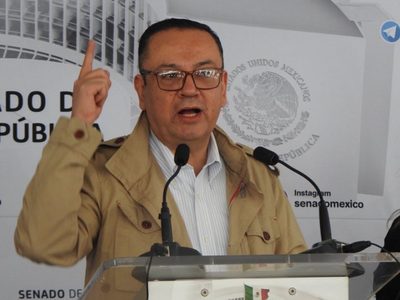 Germán Martínez rompe su foto con AMLO: "Me siento absolutamente engañado"