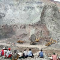 Derrumbe causa 15 muertes y 45 heridos en zona minera de Myanmar