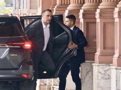 La relación entre la escribana de Adorni y narcos de la efedrina