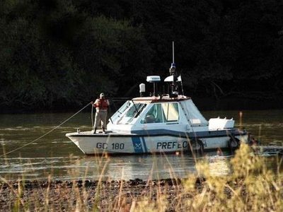 Búsqueda frenética de un joven desaparecido en el río Negro