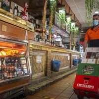 La Fundación de la cerveza Cruzcampo dona 13000 botellas de sanitizante