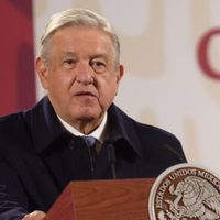 AMLO arremete contra órganos autónomos y dice que va por su 'revisión'