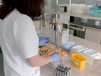 Anunciaron los “resultados positivos” de un tratamiento para el coronavirus en Córdoba