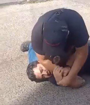 Francisco Javier es sometido después de que policias poblanos lo confunden
