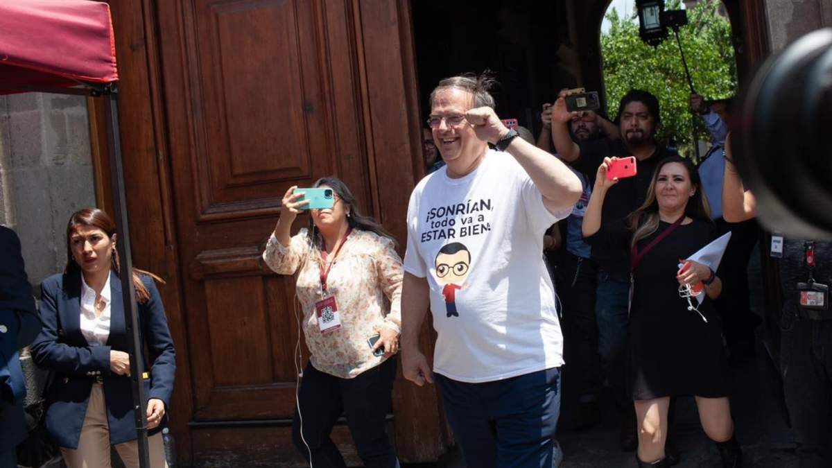 Marcelo Ebrard presentó su renuncia a la cancillería
