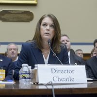 Jefa del Servicio Secreto asume responsabilidad por las fallas tras atentado a Trump