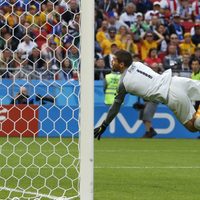 Salva tecnología a Francia; derrota 2-1 a Australia
