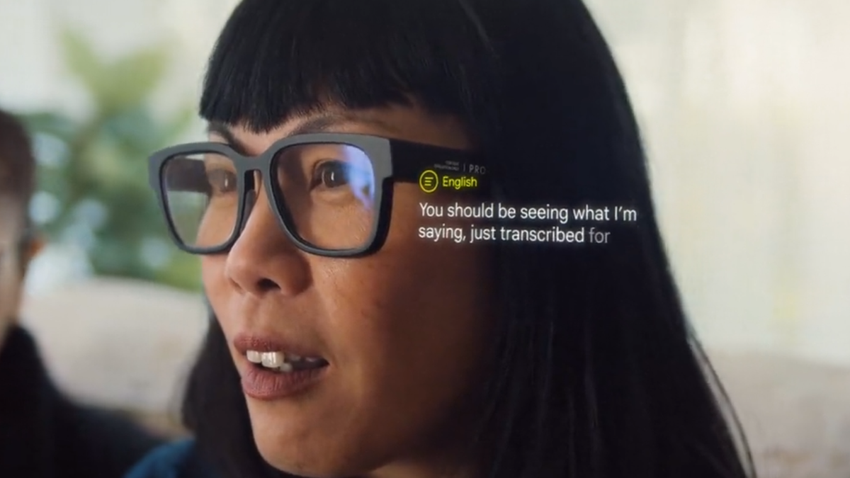 Prototipo de las que serán sus nuevas gafas de realidad aumentada (RA)