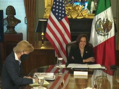 La frase de AMLO que hizo reír a Kamala Harris en la reunión virtual
