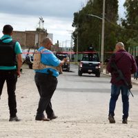Comando asesina a seis policías, entre ellos al director de la corporación municipal, en Calera