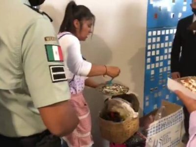Secretaria de Cultura lleva a Los Pinos a "Doña Lupita", la vendedora de doraditas del AIFA