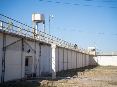 Avanzan las obras en la Unidad de Detención N°11 en Centenario
