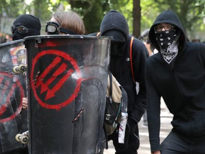Qué es “Antifa”, el grupo al que Trump calificaría como “organización terrorista”