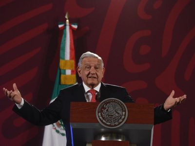 AMLO exige a Iberdrola pagar la millonaria multa que le impuso la CRE