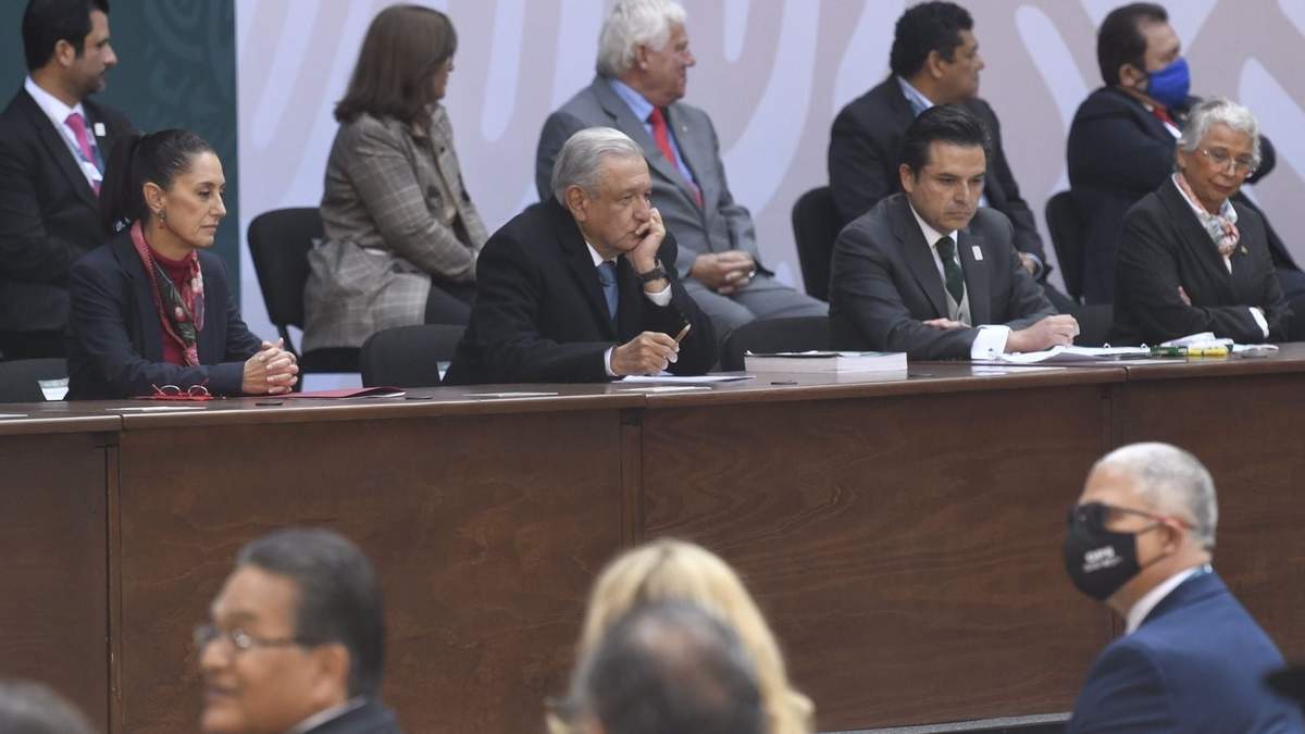 El presidente en la clausura de la 112 Asamblea General Ordinaria del IMSS