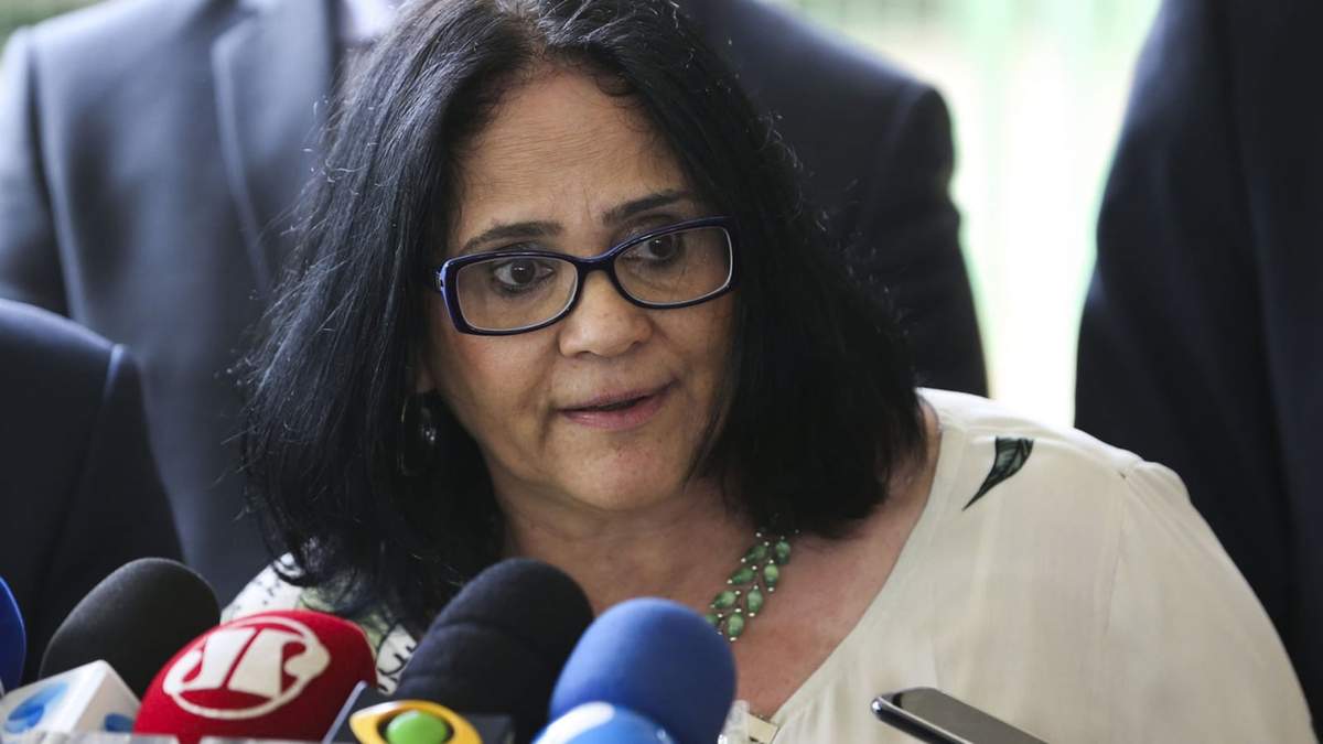 Damares Alves, ministra de Derechos Humanos, Mujer y Familia de Brasil. Fuente: (Twitter).