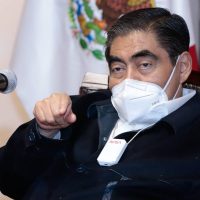 Gobierno de Puebla lanza campaña para criminalizar a periodistas y activistas sociales, denuncia ONG