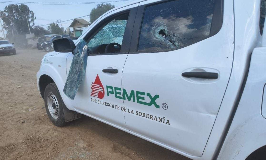 Camioneta de Pemex atacada
