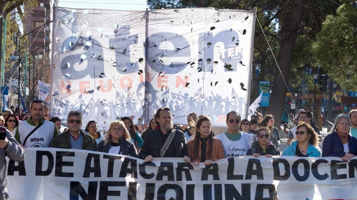 Manifestación de ATEN contra los ataques a la docencia por supuestos abusos. Fuente: (Emiliano Ortiz)