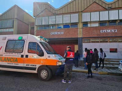 El CPEM 23 se llenó de humo por un principio de incendio en un aula