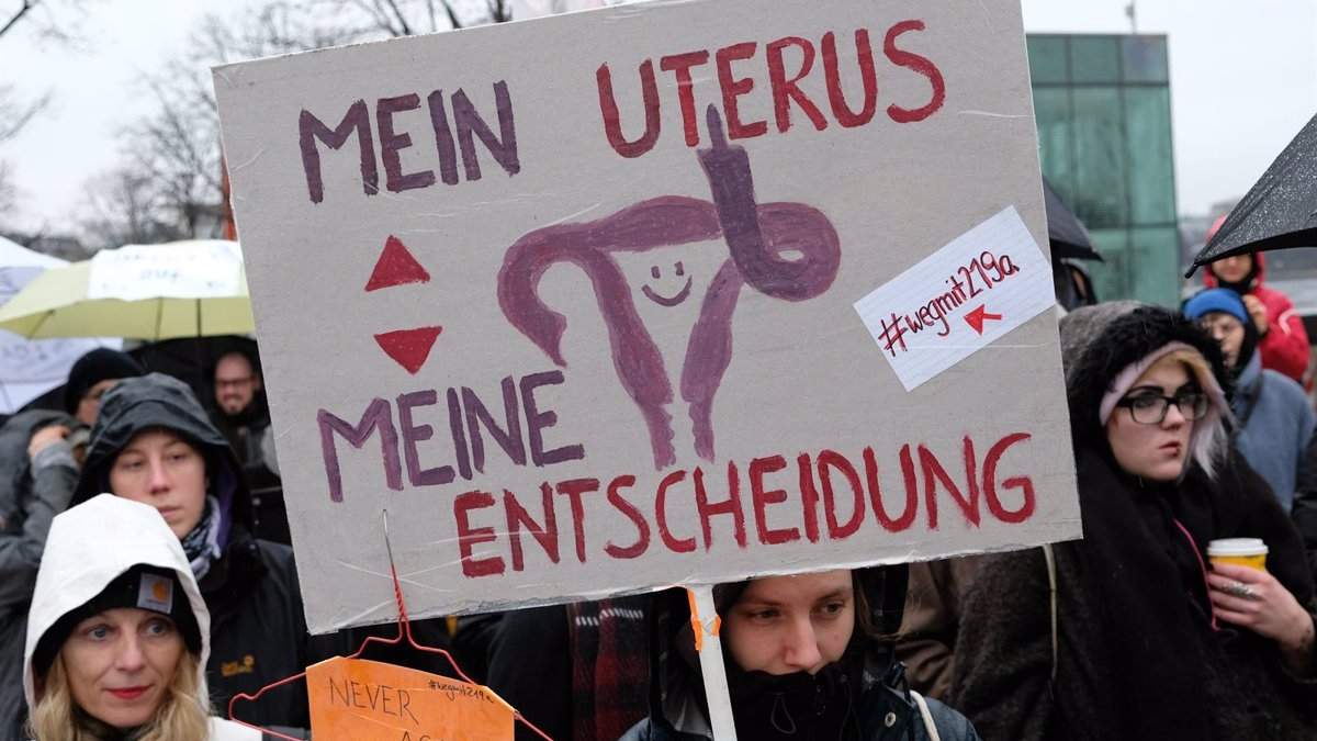 Una manifestación en Alemania a favor de la retirada de la prohibición de la publicidad sobre el aborto
