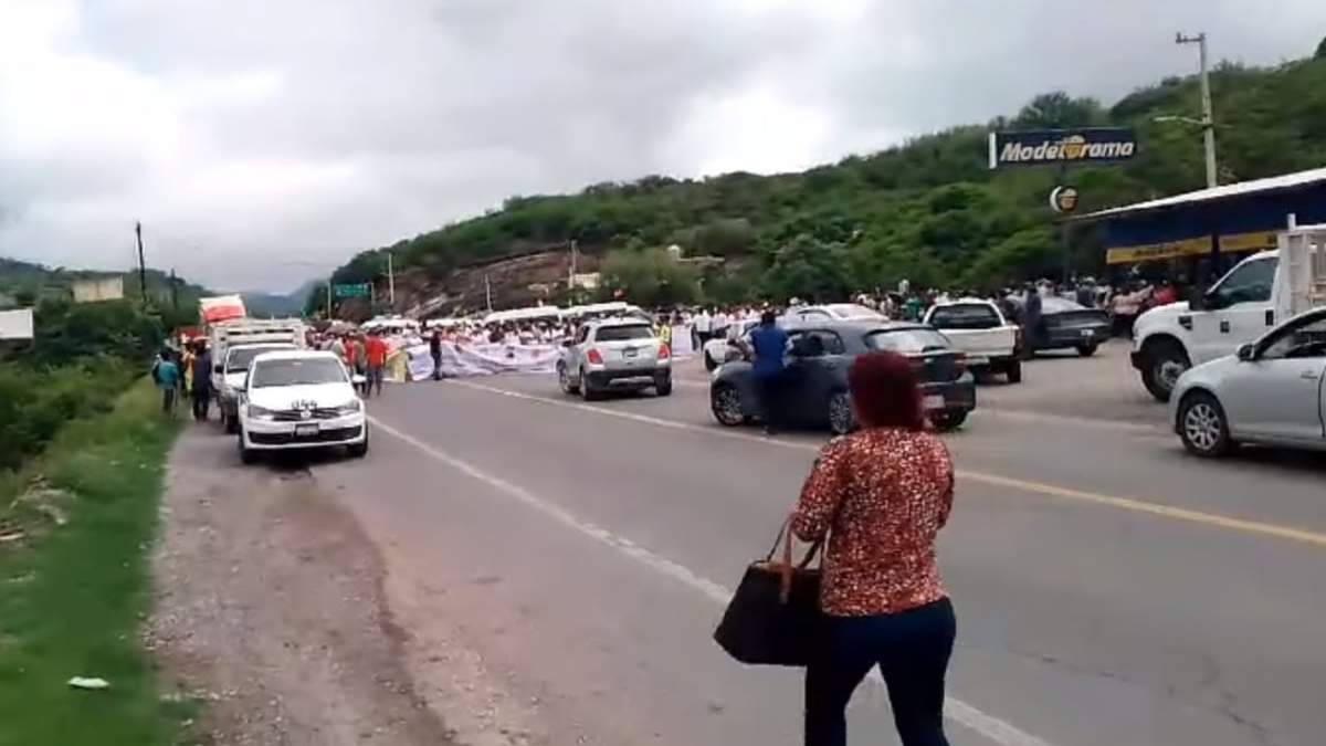 El bloqueo en la carretera México-Acapulco