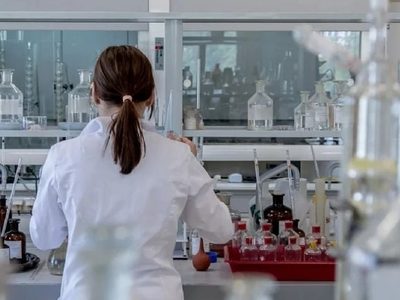 Estudio sugiere que vacuna contra la gripe reduce un 40% el riesgo de padecer Alzheimer