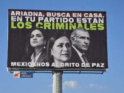 Cuelgan espectaculares y bloquean carreteras previo a la marcha de Morena contra Maru Campos