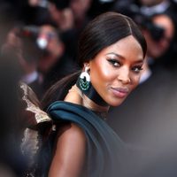 Simplemente Diosa: Naomi Campbell se lleva todas las miradas en su última campaña