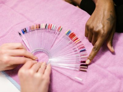 Nail Art elegante: los 4 tonos de uñas que te van a hacer brillar en lo que queda de junio y todo julio