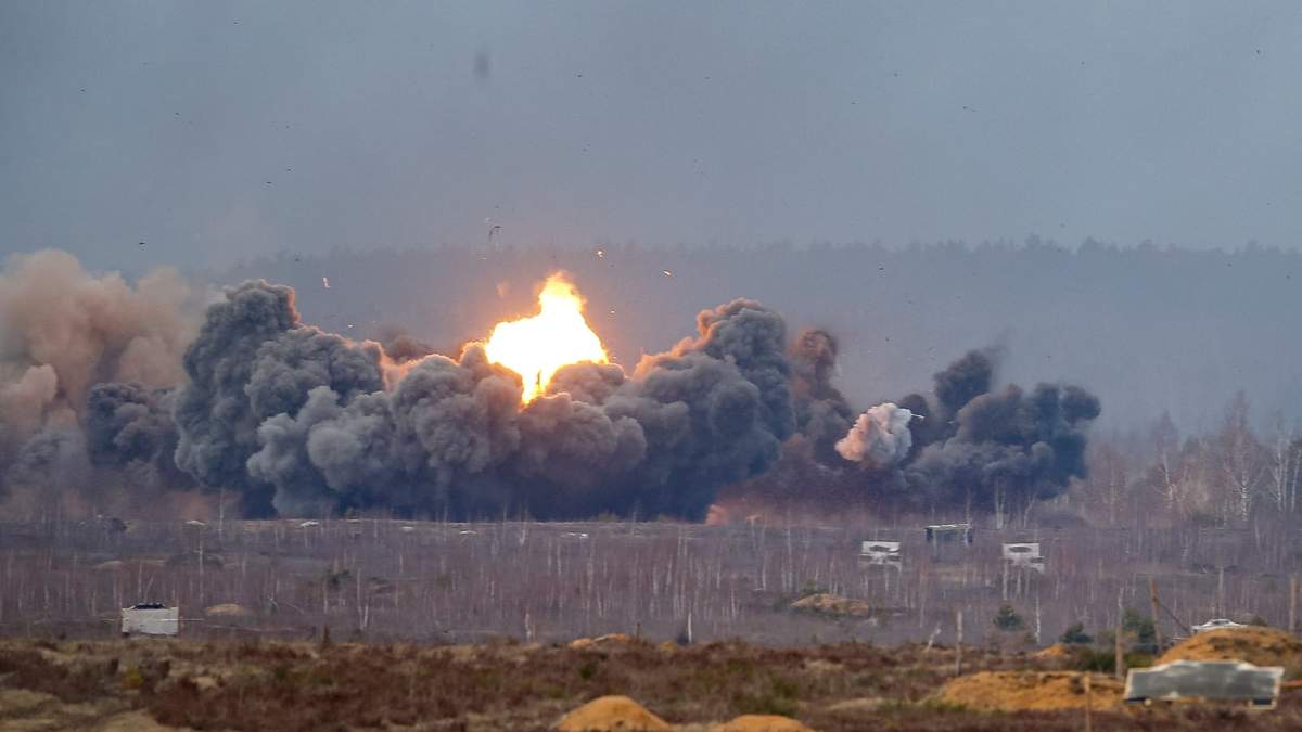 Explosiones en el campo de entrenamiento Obuz-Lesnovsky, en Bielorrusia, durante los ejercicios militares con Rusia