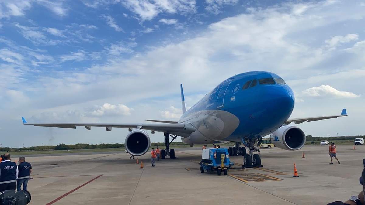 Un avión de Aerolíneas Argentinas realizará el viaje. Fuente: (Twitter)