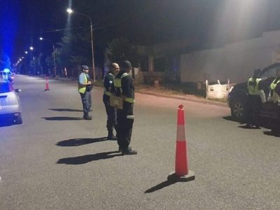 Un operativo de tránsito en Centenario terminó con varios vehículos secuestrados por alcoholemia positiva