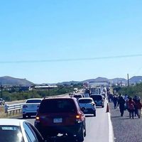 Comunidades indígenas bloquean cinco carreteras en Michoacán; exigen mayor seguridad en la entidad