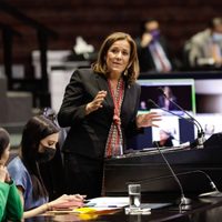 Margarita Zavala reaparece en San Lázaro y la acusan de provocación