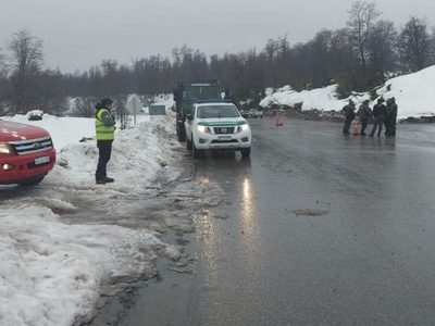 Se desarrolla el Operativo Nieve en las rutas de acceso al Cerro Chapelco