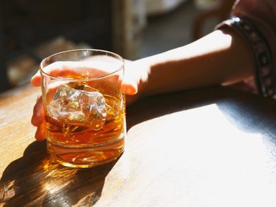 Profeco revela qué whisky mexicano barato cumple con la norma en 2025