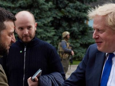 Johnson garantiza a Zelenski que Londres no cejará en su apoyo a Ucrania