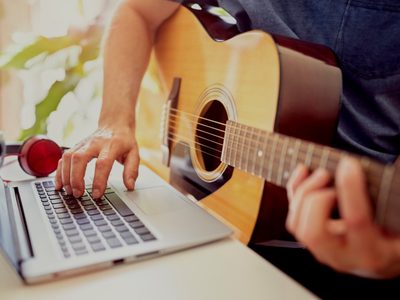 ¿Cómo se puede ayudar a la industria de la música?